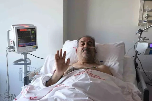 Deprem enkazı altında yaşadıklarını anlattı! İdrarını içerek 183 saat hayatta kalmış