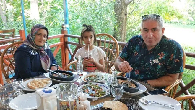 Rabia ve ailesi enkaz altında