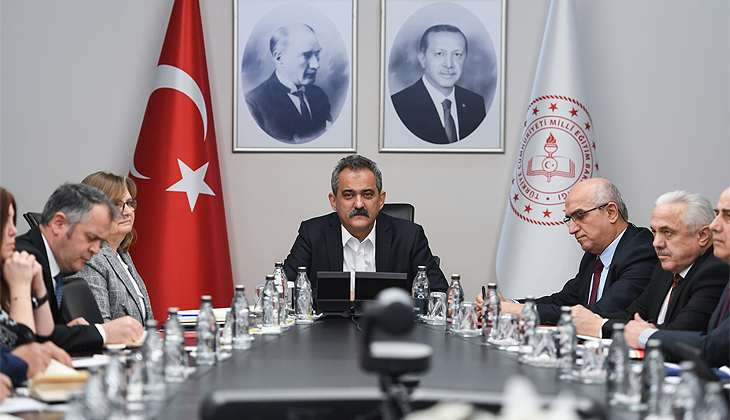 Bakan Özer 71 il milli eğitim müdürüyle toplantı yaptı