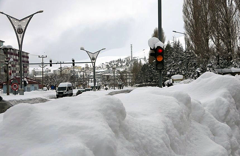 Bitlis’te kar kalınlığı 168 santimetreye ulaştı