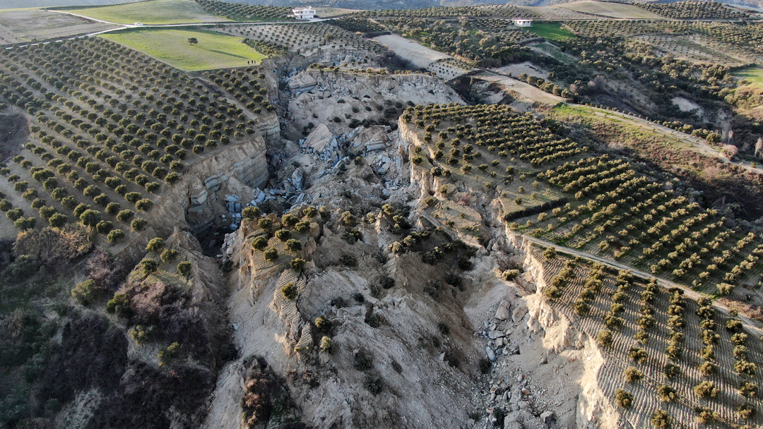 Hatay’da deprem sonrası dehşete düşüren görüntü