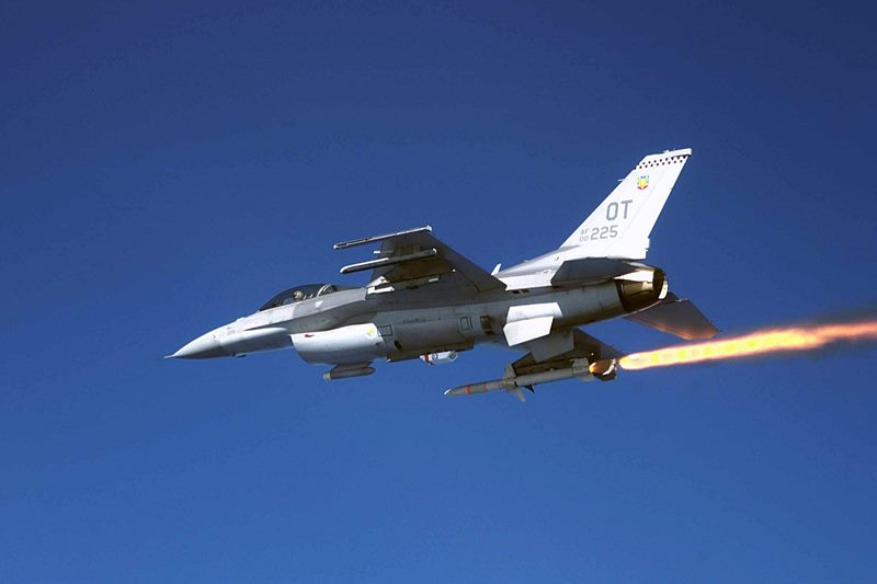 ABD jetleri UFO vurdu!