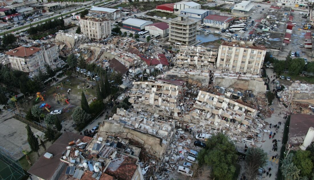 Depremlerde can kaybı 5 bin 894’e yükseldi