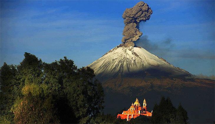 Popocatepetl Yanardağı’nda 24 saatte 12 patlama