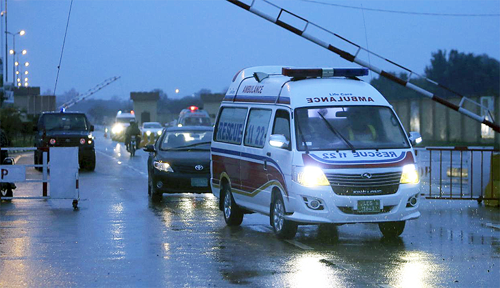 Pakistan’da bombalı saldırı: 5 ölü