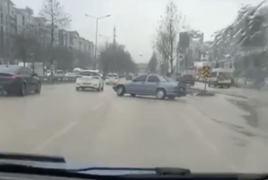 Bursa’da trafikte drift yaptı, cezadan kaçamadı!