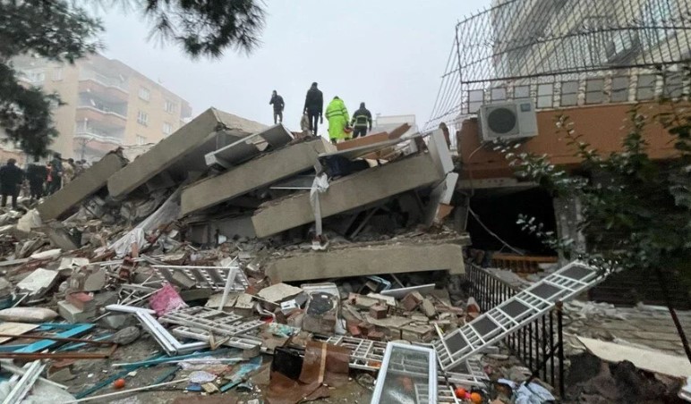 PTT, bireysel yardımların deprem bölgelerine ücretsiz olarak ulaştırılacağını duyurdu PTT, bireysel yardımların deprem bölgelerine ücretsiz olarak ulaştırılacağını duyurdu
