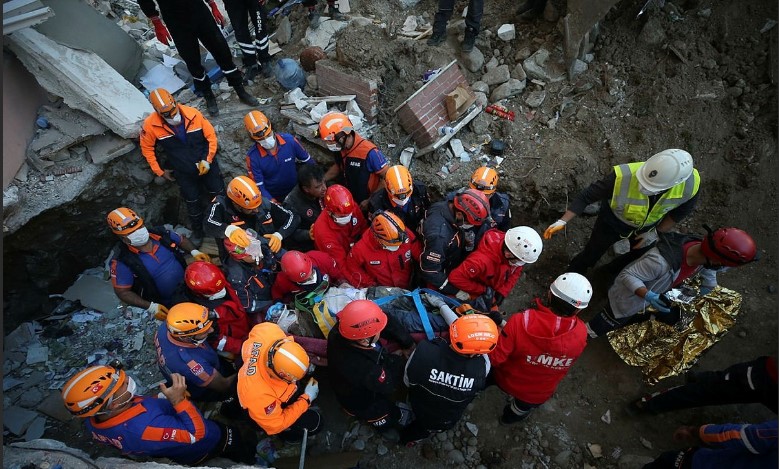 Deprem bölgesinden mucize kurtuluşlar