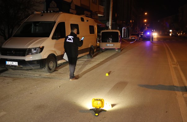 Silahlı kavga: 1’i ağır 2 yaralı