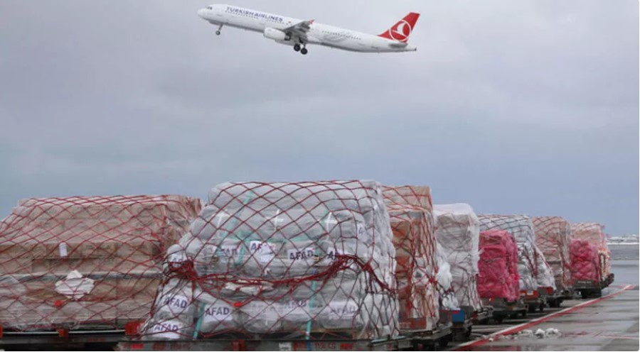 Turkish Cargo yardım malzemesi taşımaya devam ediyor Turkish Cargo yardım malzemesi taşımaya devam ediyor