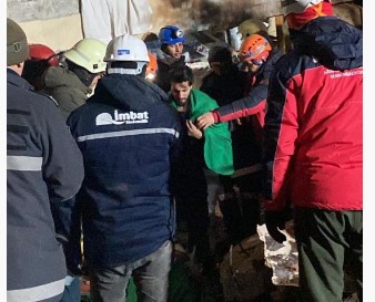 Enkaz çalışmalarının 96. saatinde gelen kurtuluş