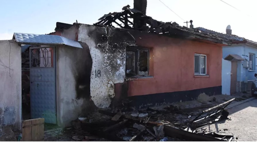 2 akrabasının evini benzin dökerek yakan sanık: Sadece biraz korkutmak istedim