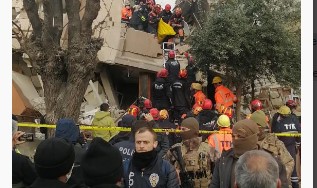 Hatay Gazi Mahallesi’ndeki enkazdan 3 ceset çıkartıldı