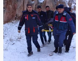 Bunalıma girdi, kayalıklardan atladı