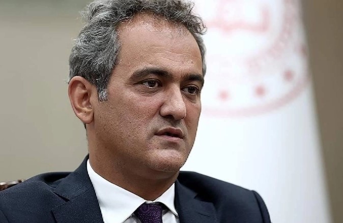 Bakan Özer: 251 bin vatandaşımız okullarda, yurtlarda, öğretmenevlerinde kalıyor