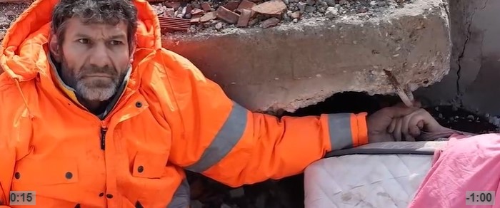 Ölen kızının elini bırakmayan baba: Kızım babaannesinde kalmıştı