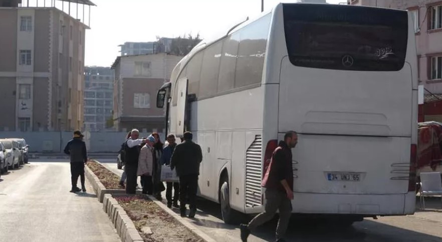 Hataylılar yerle bir olan şehri terk ediyor! ‘Bu deprem 12’nin üzerindedir’