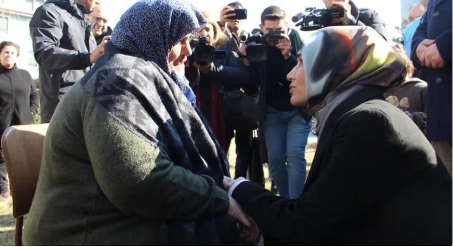 Enkaz altında kaldı! ‘Bina çökünce bizi aşağı doğru çekti’
