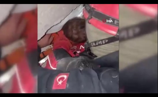 Adnan Bebek 72 saat sonra kurtarıldı… Arama kurtarma çalışanı gözyaşlarına boğuldu