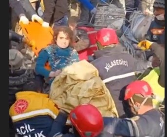 127 saat sonra gelen mutluluk Azerbaycanlı ekibi ağlattı