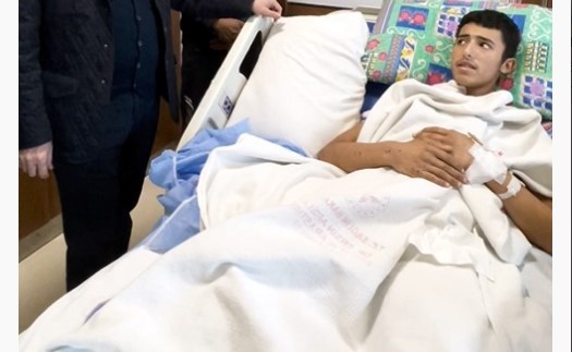 Kesilen ayağını unuttu yaralı depremzedelere dua etti