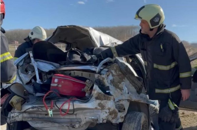 Deprem bölgesine yardıma gittiler, dönüşte kaza yaptılar: 2 ölü, 3 yaralı
