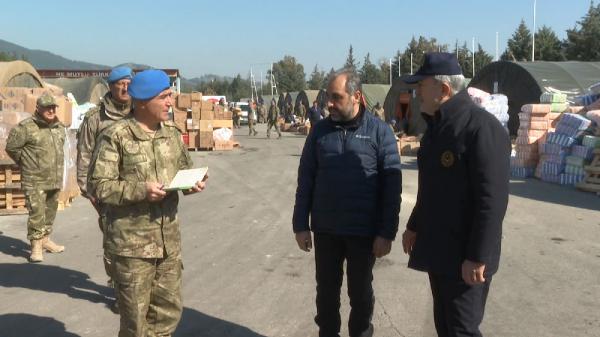 Mehmetçik, Hatay’da yaraları sarıyor