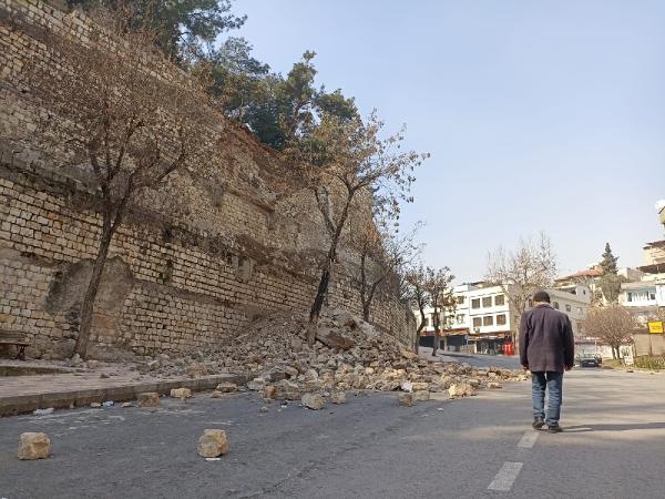 Kahramanmaraş Kalesi, depremde hasar gördü