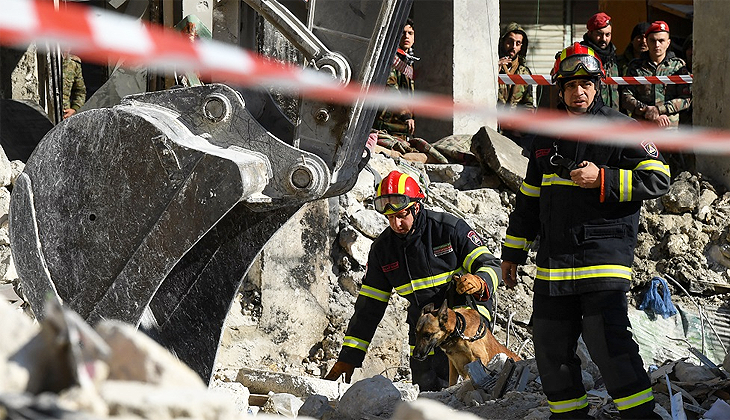 Deprem bölgesi beşik gibi sallanıyor