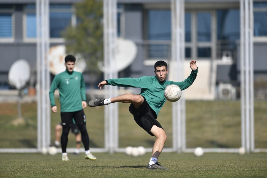 Bursaspor’da hazırlıklar sürüyor