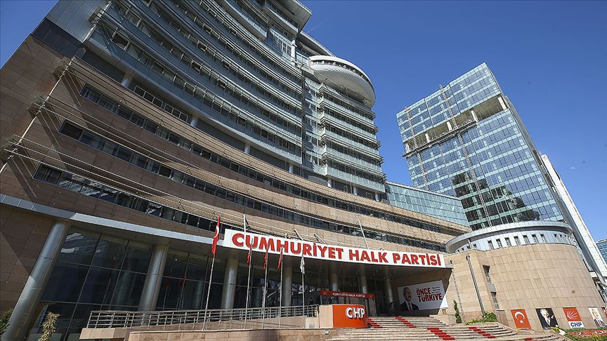 CHP’den yeni afiş