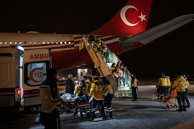 Cumhurbaşkanlığına ait ‘TUR’ uçağı 52 yaralıyı Ankara’ya nakletti