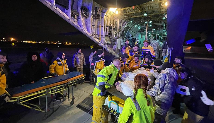 47 depremzede TSK’nın kargo uçağıyla İstanbul’a getirildi