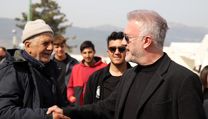 Ünlü isimler deprem bölgesinde