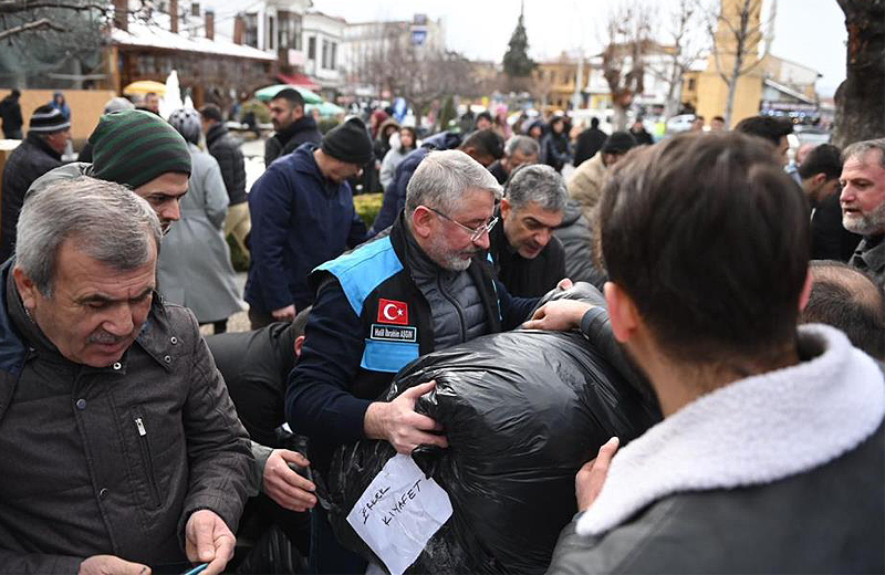 Deprem bölgelerine nasıl yardım edilmeli? Nelere dikkat etmeli?