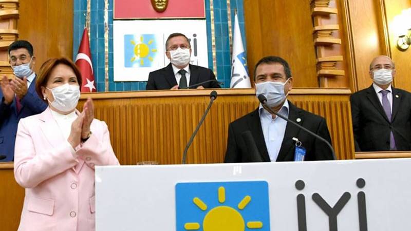 Aşık Mahzuni Şerif’in oğlu Emrah Mahzuni, İyi Parti’den istifa etti