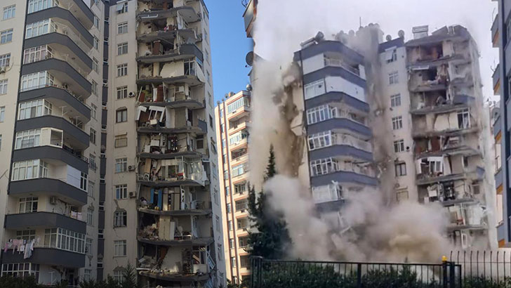 Depremde ağır hasar alan bina kontrollü yıkıldı