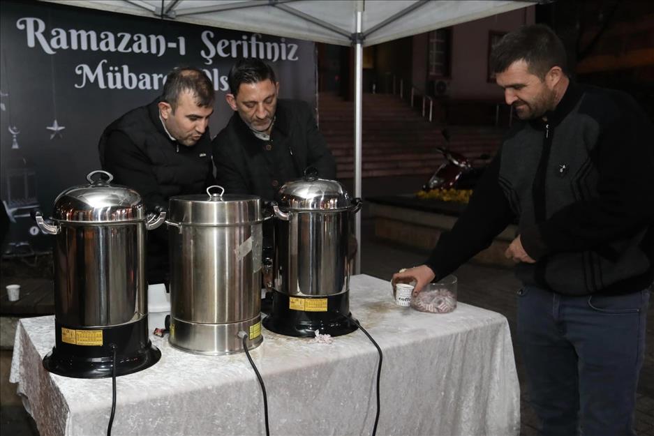 İftar Sonrası Çaylar İnegöl Belediyesi’nden