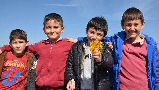 UNESCO listesindeki ‘çiğdem gezmesi’ geleneği depremzedelerle yaşatıldı