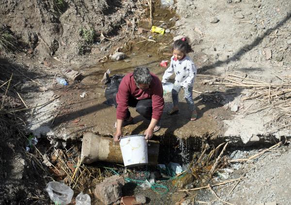 Hatay’da çadır bölgelerine tankerlerle su