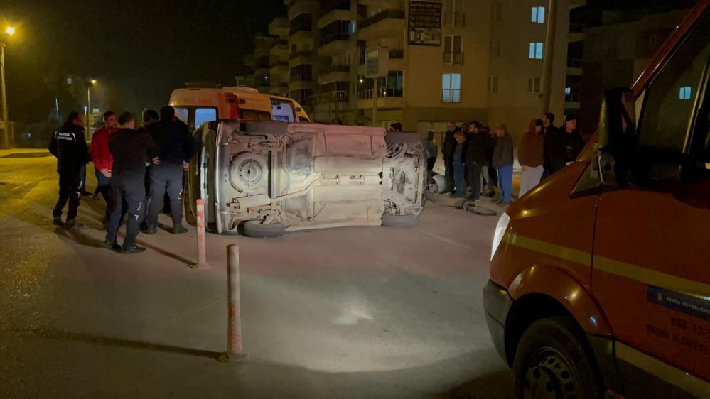 Bursa’da kaza yapan araç yan yattı!