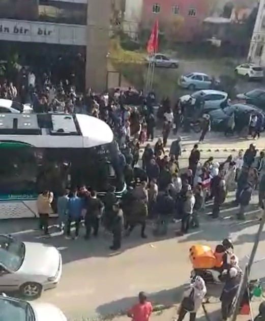 Okuldan çıkan öğrenci tramvay altında kaldı