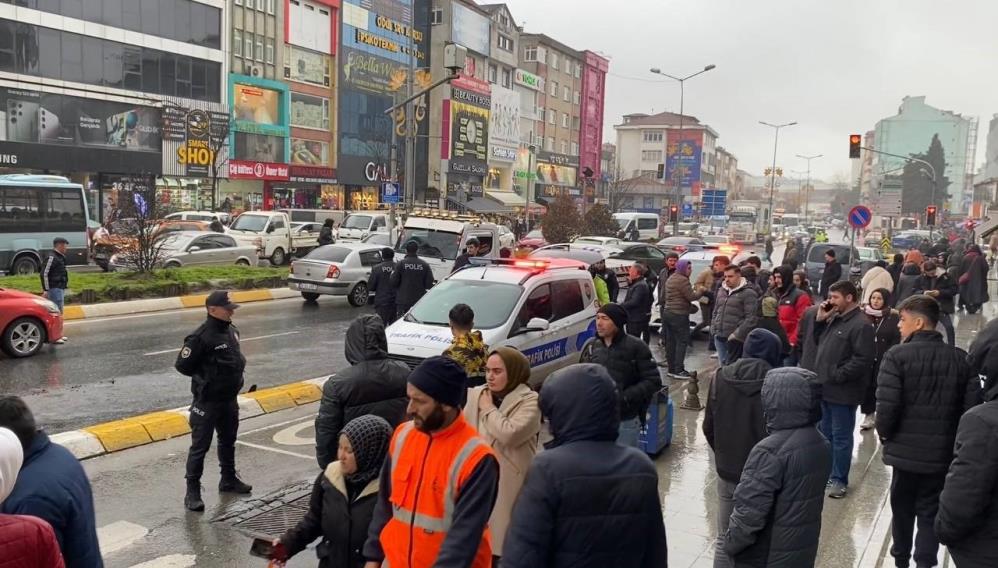 Kaza yapan sürücüler kavgaya tutuştu