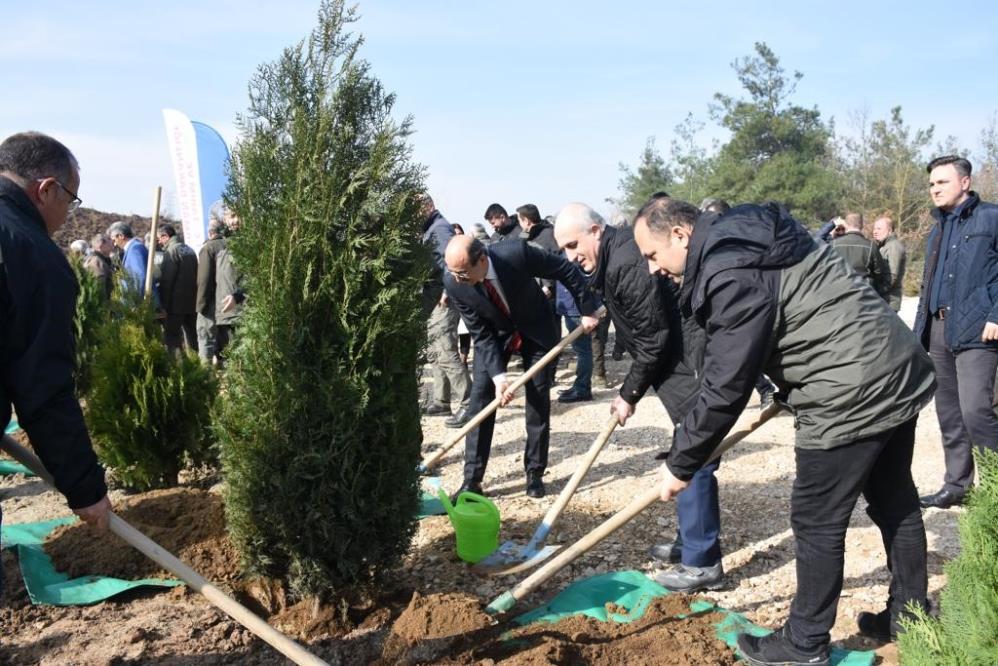 Depremde hayatını kaybedenler için Bursa’da 8 bin fidan dikildi