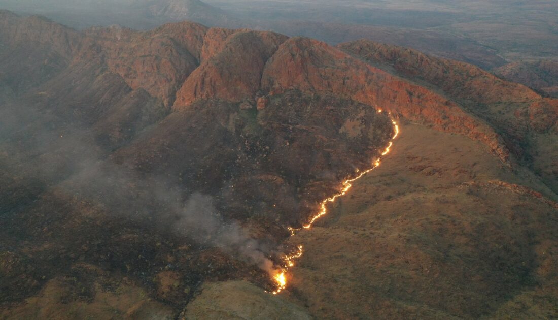 Avustralya’da yangın: 100 bin hektarlık alan kül oldu