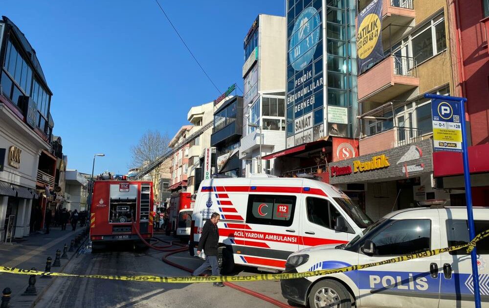 İstanbul’da 7 katlı otelde yangın: 2 kişi hayatını kaybetti