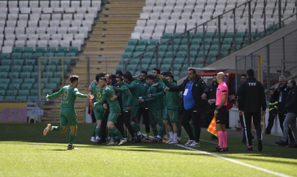 Bursaspor’dan Özer Hurmacı ile ilk maçta ilk galibiyet