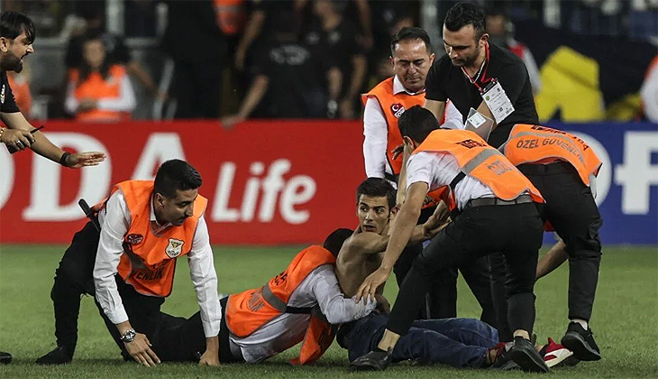 Beşiktaşlı futbolculara saldıran taraftarın cezası belli oldu