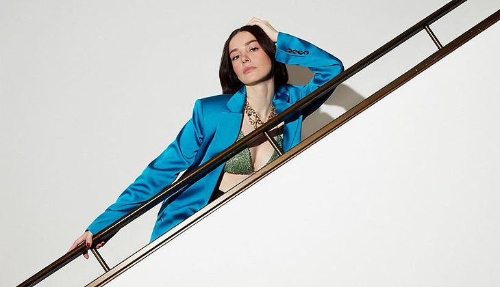 Özge Gürel’den gazetecilere: Fotoğraflarımı siler misiniz?