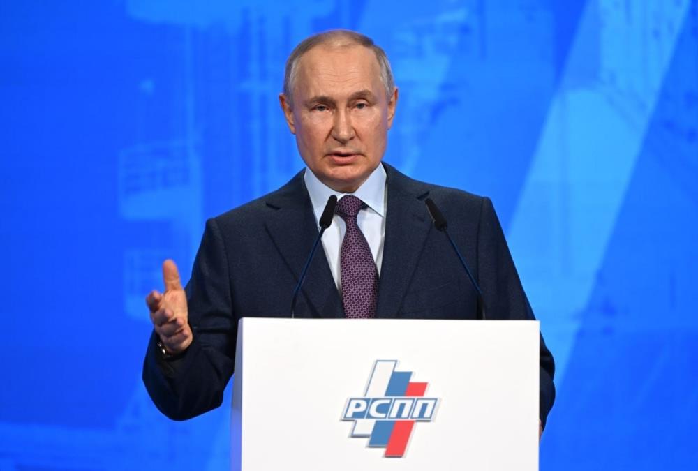 Putin: Belarus’a nükleer silah yerleştireceğiz